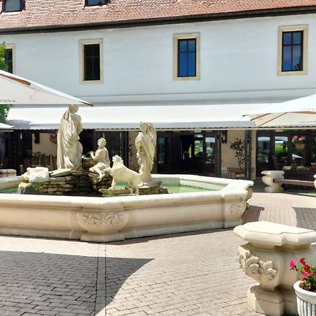 Hotel Medieval Alba Iulia Exterior photo