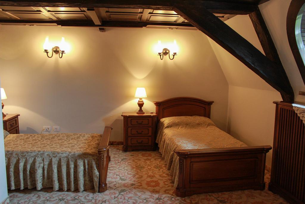 Hotel Medieval Alba Iulia Room photo