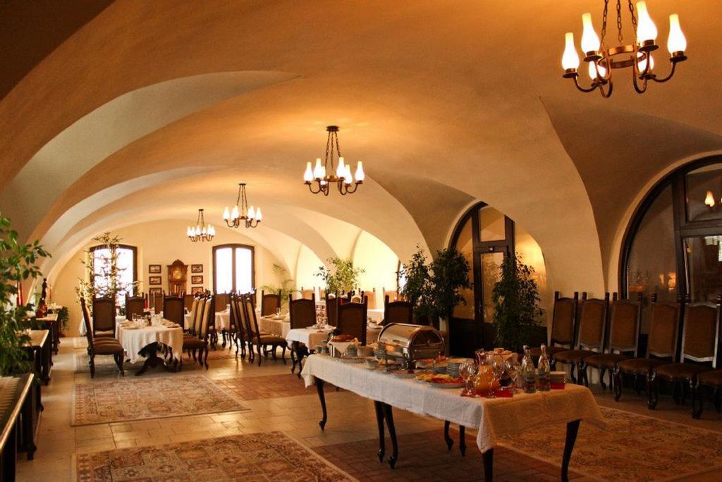 Hotel Medieval Alba Iulia Exterior photo